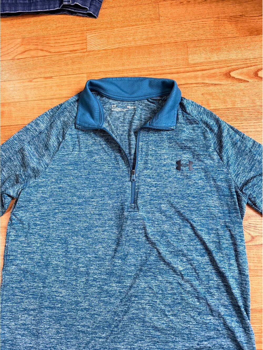 EUC Women's Medium M Under Armour Quarter Zip lightweight active long sleeve top